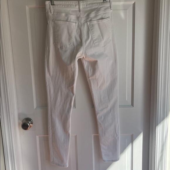 Abercrombie & Fitch White Jeans. “The Super Skinny High Rise”. SZ 27/4R - Picture 7 of 11